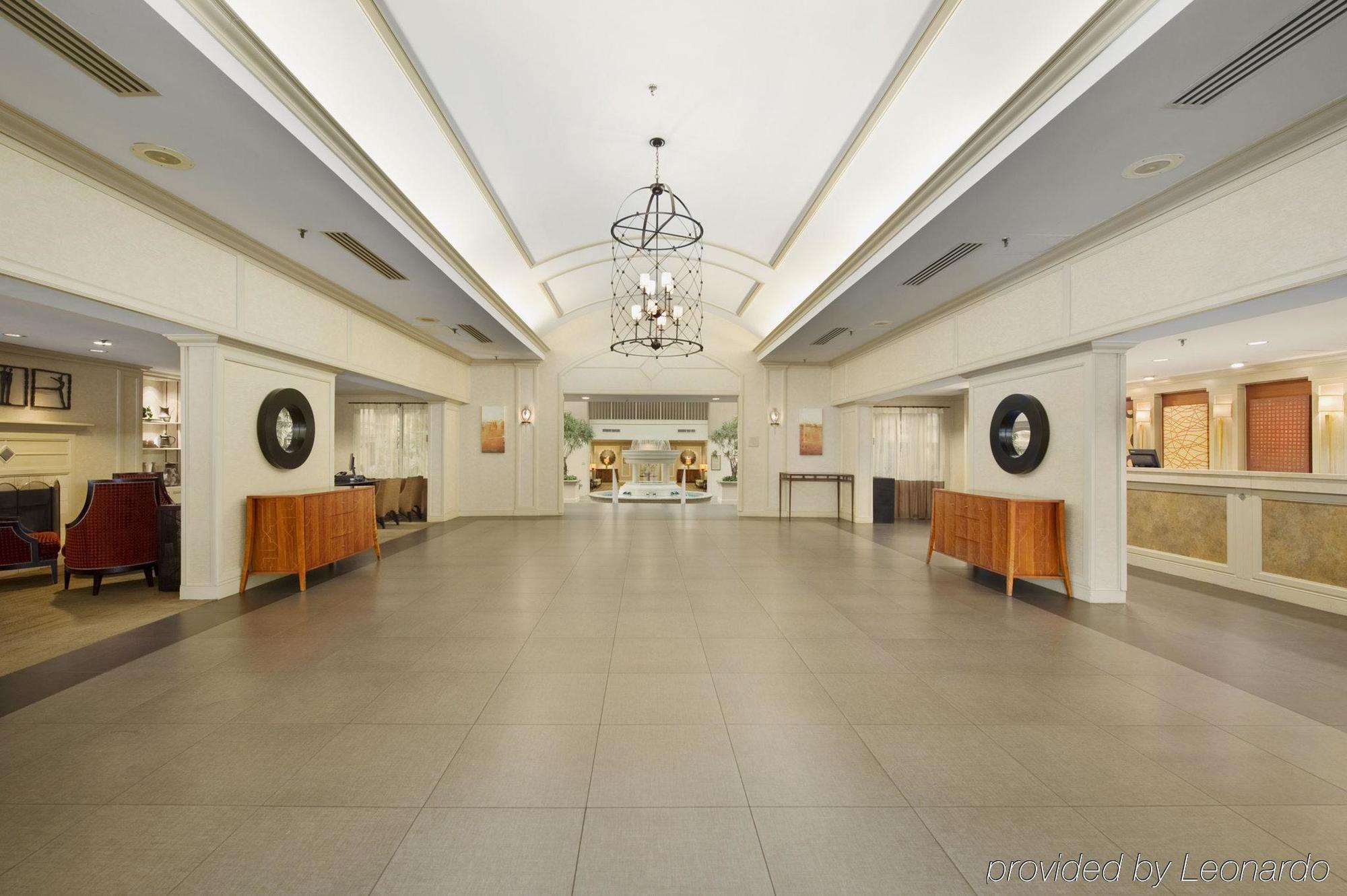 Embassy Suites By Hilton Atlanta Airport College Park Beltér fotó