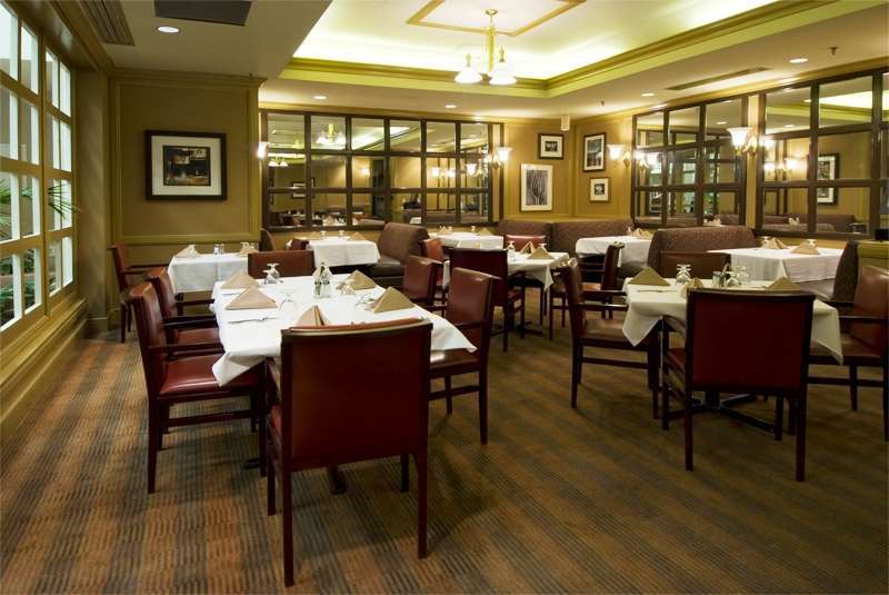 Embassy Suites By Hilton Atlanta Airport College Park Étterem fotó