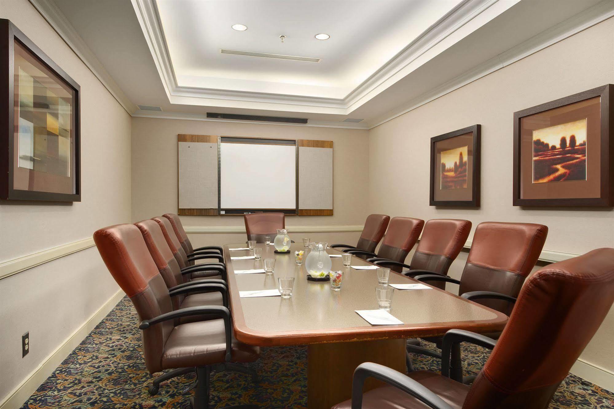 Embassy Suites By Hilton Atlanta Airport College Park Üzleti fotó