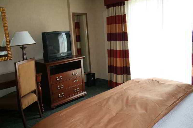 Embassy Suites By Hilton Atlanta Airport College Park Szoba fotó